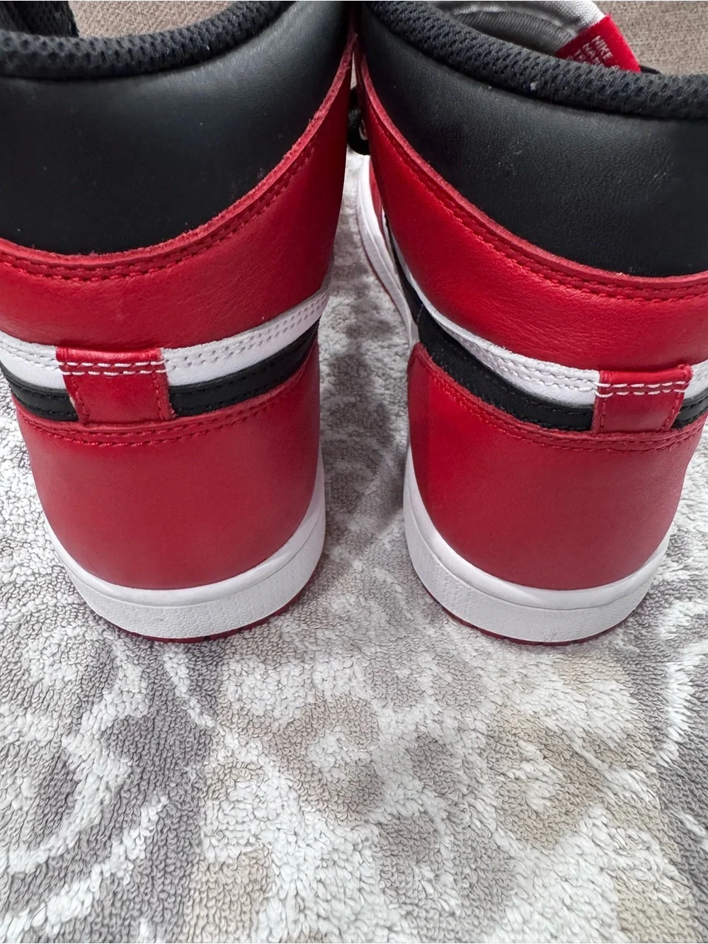 Air Jordan 1 Retro Chicago 2015